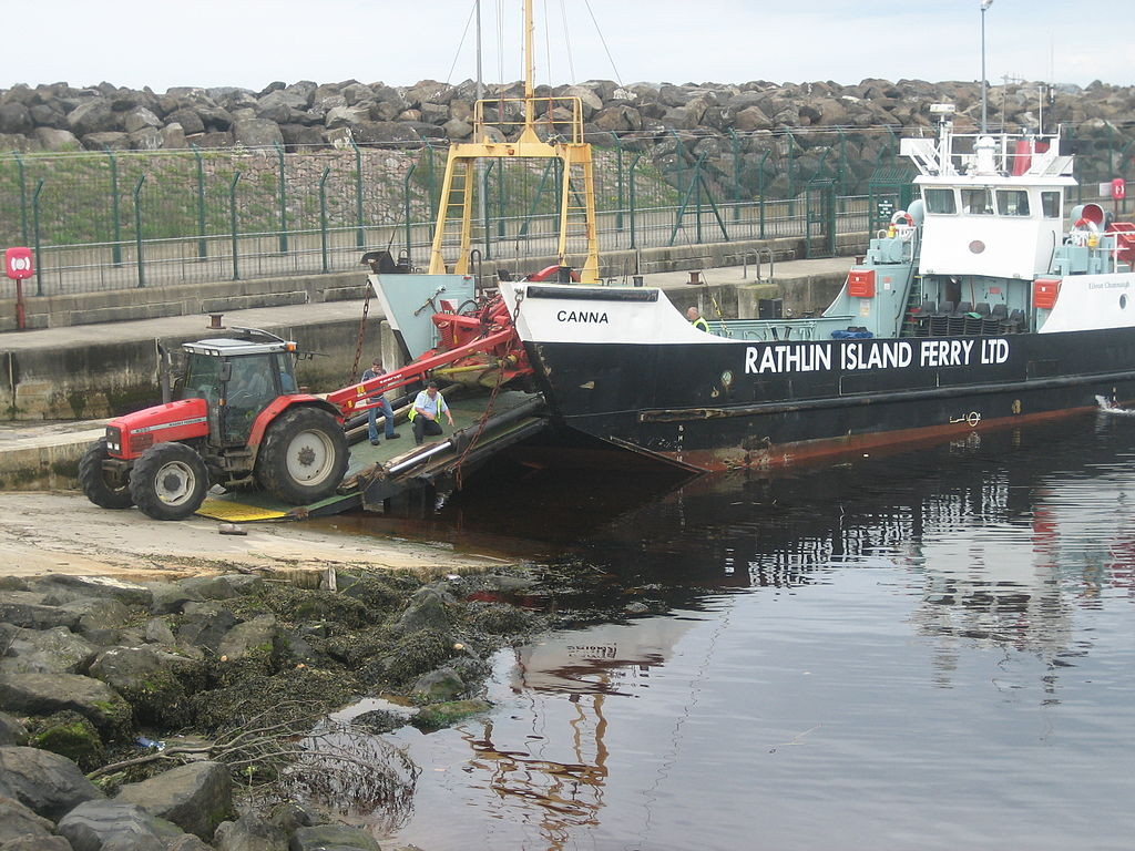 Rathlin_Island_ferry_at_Ballycastle